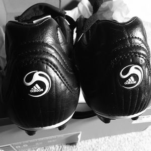 Adidas traxion cleats